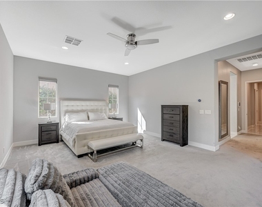 3943 Reyes Avenue - Photo Thumbnail 39