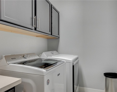 3943 Reyes Avenue - Photo Thumbnail 27