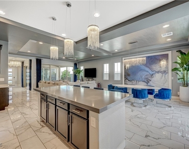 3943 Reyes Avenue - Photo Thumbnail 17