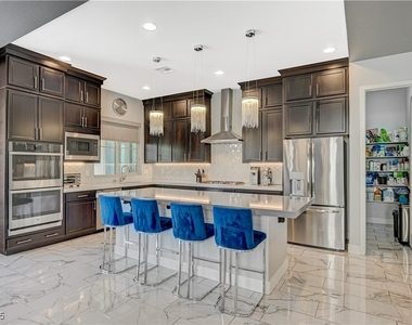 3943 Reyes Avenue - Photo Thumbnail 14