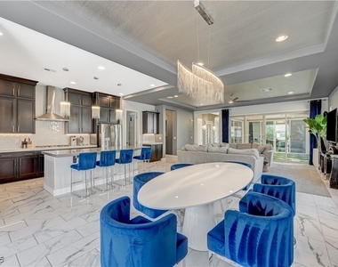 3943 Reyes Avenue - Photo Thumbnail 10