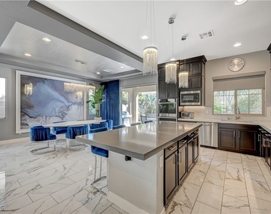 3943 Reyes Avenue - Photo Thumbnail 15