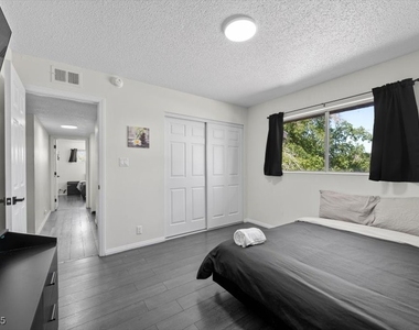 2571 Vegas Valley Drive - Photo Thumbnail 20
