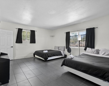 2571 Vegas Valley Drive - Photo Thumbnail 22