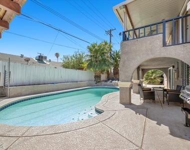 2571 Vegas Valley Drive - Photo Thumbnail 37