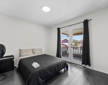 2571 Vegas Valley Drive - Photo Thumbnail 18