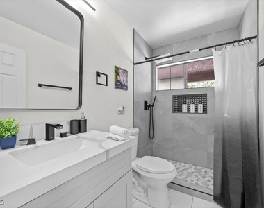 2571 Vegas Valley Drive - Photo Thumbnail 24