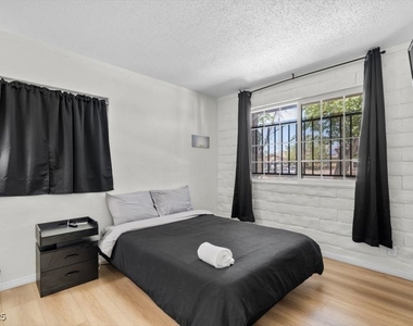 2571 Vegas Valley Drive - Photo Thumbnail 29