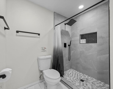 2571 Vegas Valley Drive - Photo Thumbnail 16