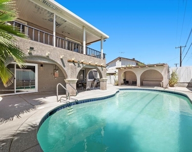 2571 Vegas Valley Drive - Photo Thumbnail 38