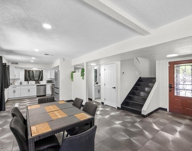 2571 Vegas Valley Drive - Photo Thumbnail 6