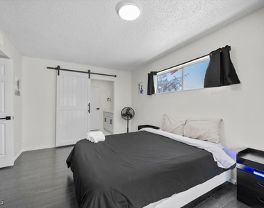 2571 Vegas Valley Drive - Photo Thumbnail 14