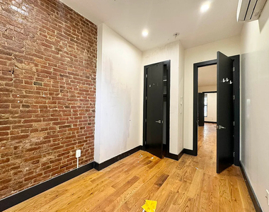 758 Putnam Avenue - Photo Thumbnail 2