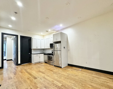 758 Putnam Avenue - Photo Thumbnail 6