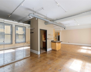 108 W 2nd Street - Photo Thumbnail 11