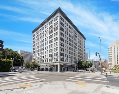 108 W 2nd Street - Photo Thumbnail 19
