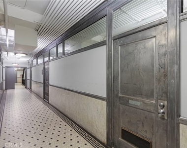 108 W 2nd Street - Photo Thumbnail 4