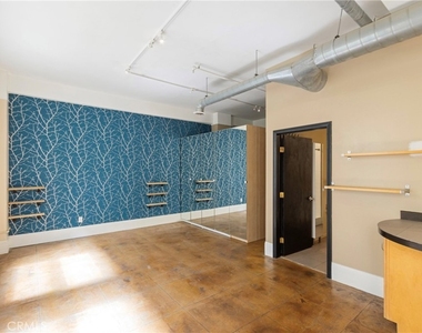108 W 2nd Street - Photo Thumbnail 10