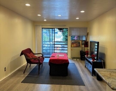 1119 Albany Street - Photo Thumbnail 2