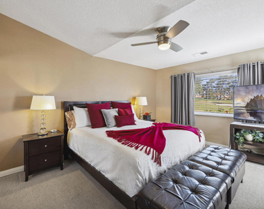 651 Vista Lago Circle N - Photo Thumbnail 8