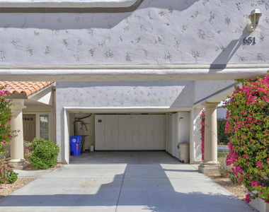 651 Vista Lago Circle N - Photo Thumbnail 18