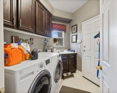 80055 Jasper Park Avenue - Photo Thumbnail 32