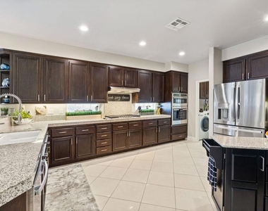 80055 Jasper Park Avenue - Photo Thumbnail 23