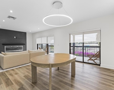 11311 Pond View Drive - Photo Thumbnail 2