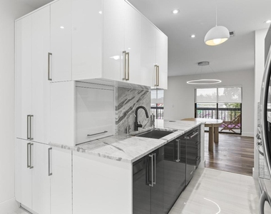 11311 Pond View Drive - Photo Thumbnail 5