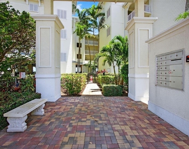 275 Nw Flagler Avenue - Photo Thumbnail 2