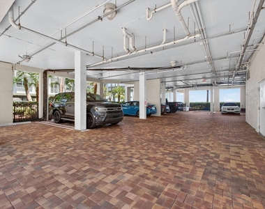 275 Nw Flagler Avenue - Photo Thumbnail 3