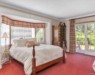 44 Griffing Avenue - Photo Thumbnail 16