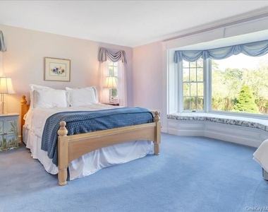 44 Griffing Avenue - Photo Thumbnail 14