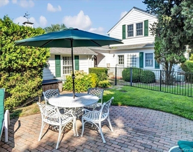 44 Griffing Avenue - Photo Thumbnail 24
