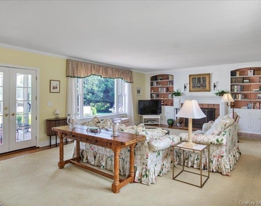 44 Griffing Avenue - Photo Thumbnail 5