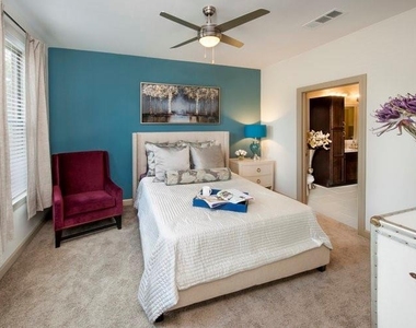 2420 Peachtree Road Nw - Photo Thumbnail 8