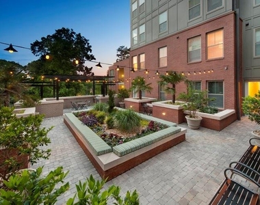 2420 Peachtree Road Nw - Photo Thumbnail 20