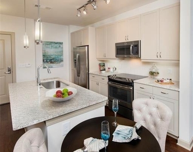 2420 Peachtree Road Nw - Photo Thumbnail 5