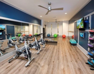 2420 Peachtree Road Nw - Photo Thumbnail 22