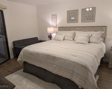 15493 Admiralty Circle - Photo Thumbnail 16