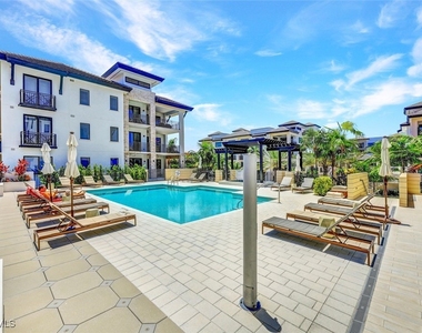 1135 3rd Avenue S - Photo Thumbnail 4