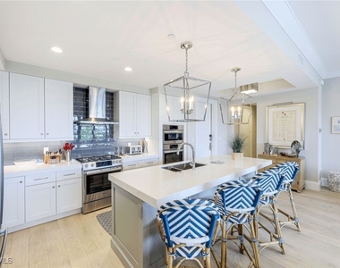 1135 3rd Avenue S - Photo Thumbnail 2