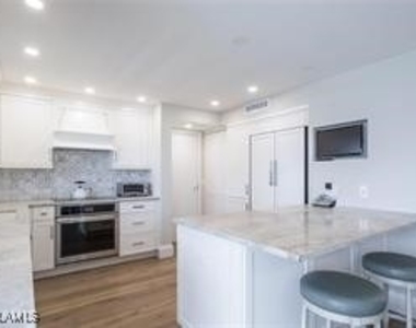 10691 Gulf Shore Drive - Photo Thumbnail 8