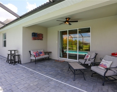 2155 Hamlin Street - Photo Thumbnail 13