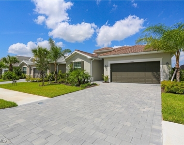 2155 Hamlin Street - Photo Thumbnail 1