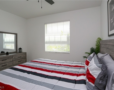 2155 Hamlin Street - Photo Thumbnail 32