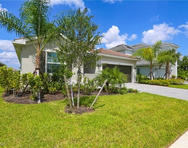 2155 Hamlin Street - Photo Thumbnail 3