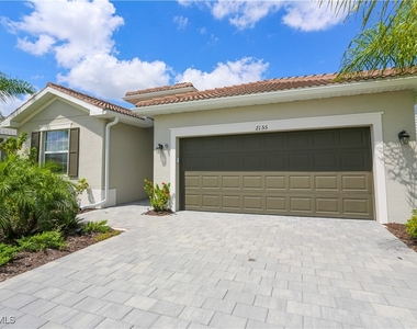 2155 Hamlin Street - Photo Thumbnail 6