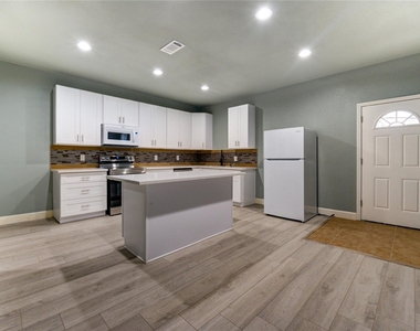 4323 Continental Drive - Photo Thumbnail 49