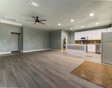 4323 Continental Drive - Photo Thumbnail 8